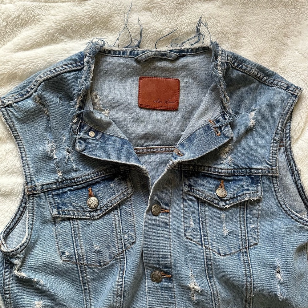 Zara Women’s Distressed Denim Oversized Button Down Vest Size M - Picture 2 of 13